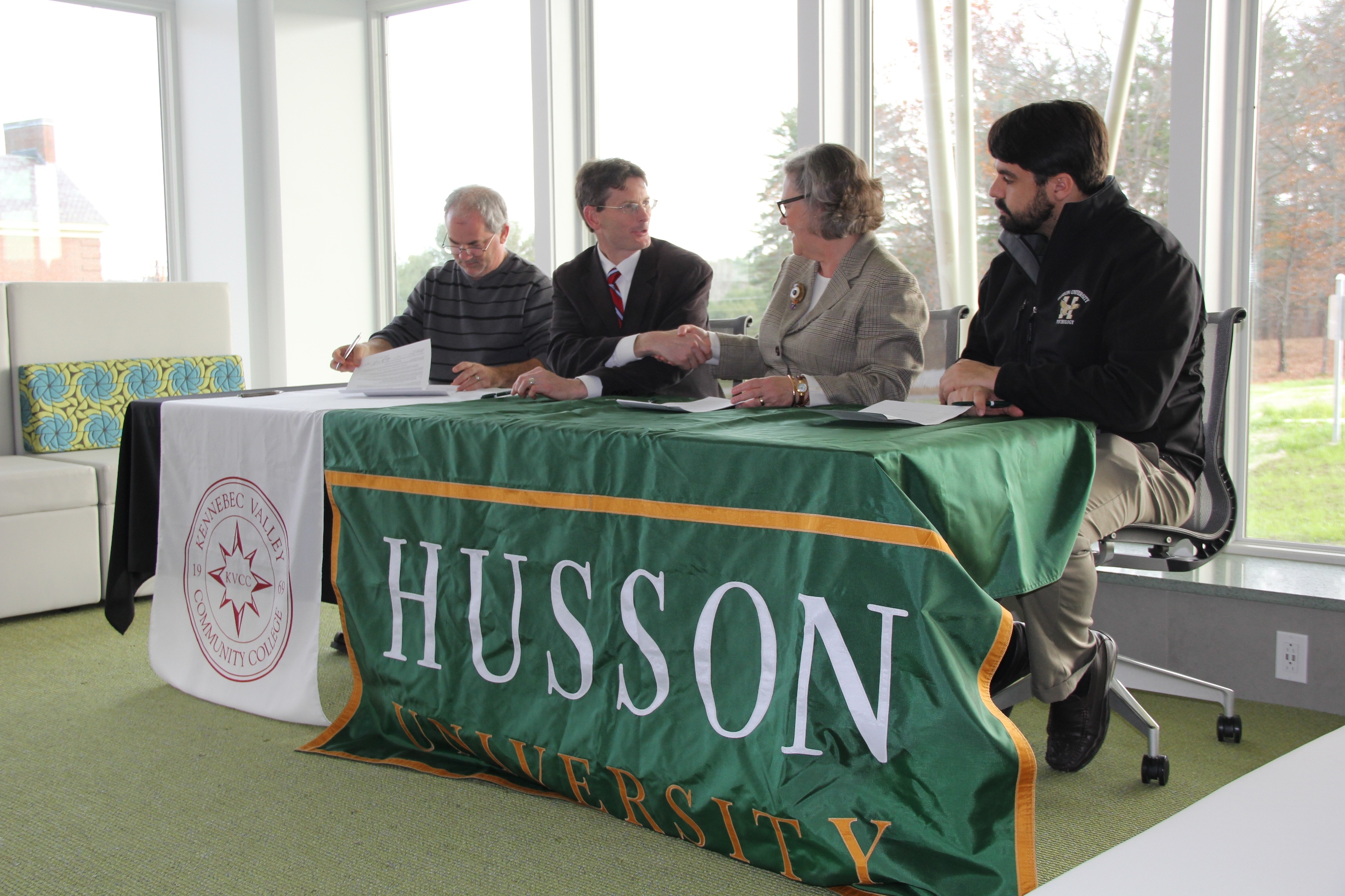 Husson and KVCC Sign Agreement to Facilitate the Transfer of Course Credit